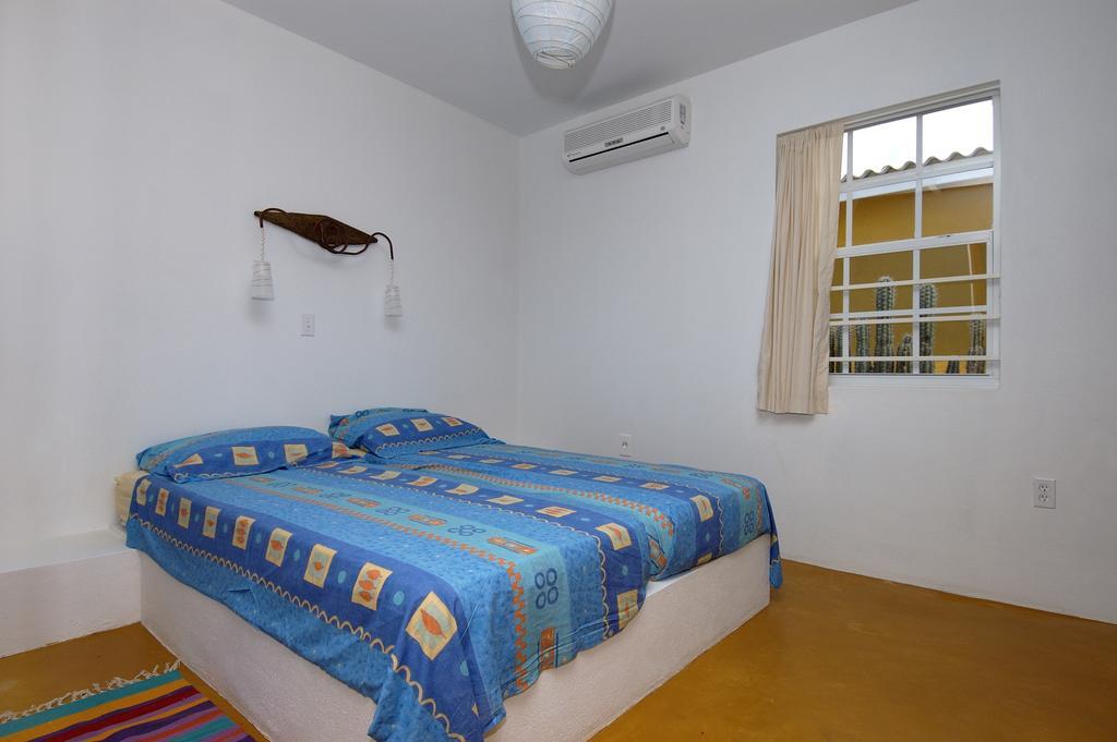 Bonaire Fun Apartments Habitación foto